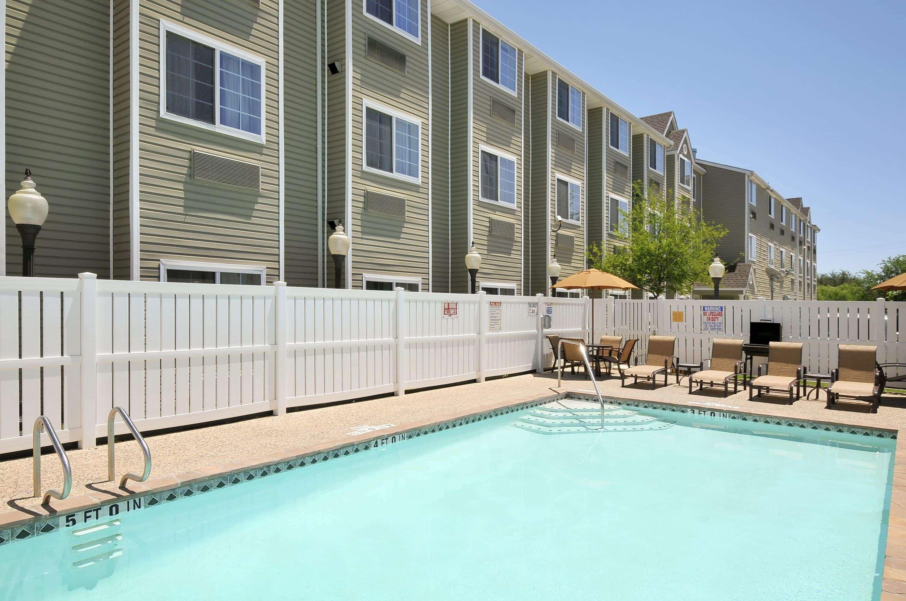 Super 8 By Wyndham San Antonio Airport North Hotell Exteriör bild