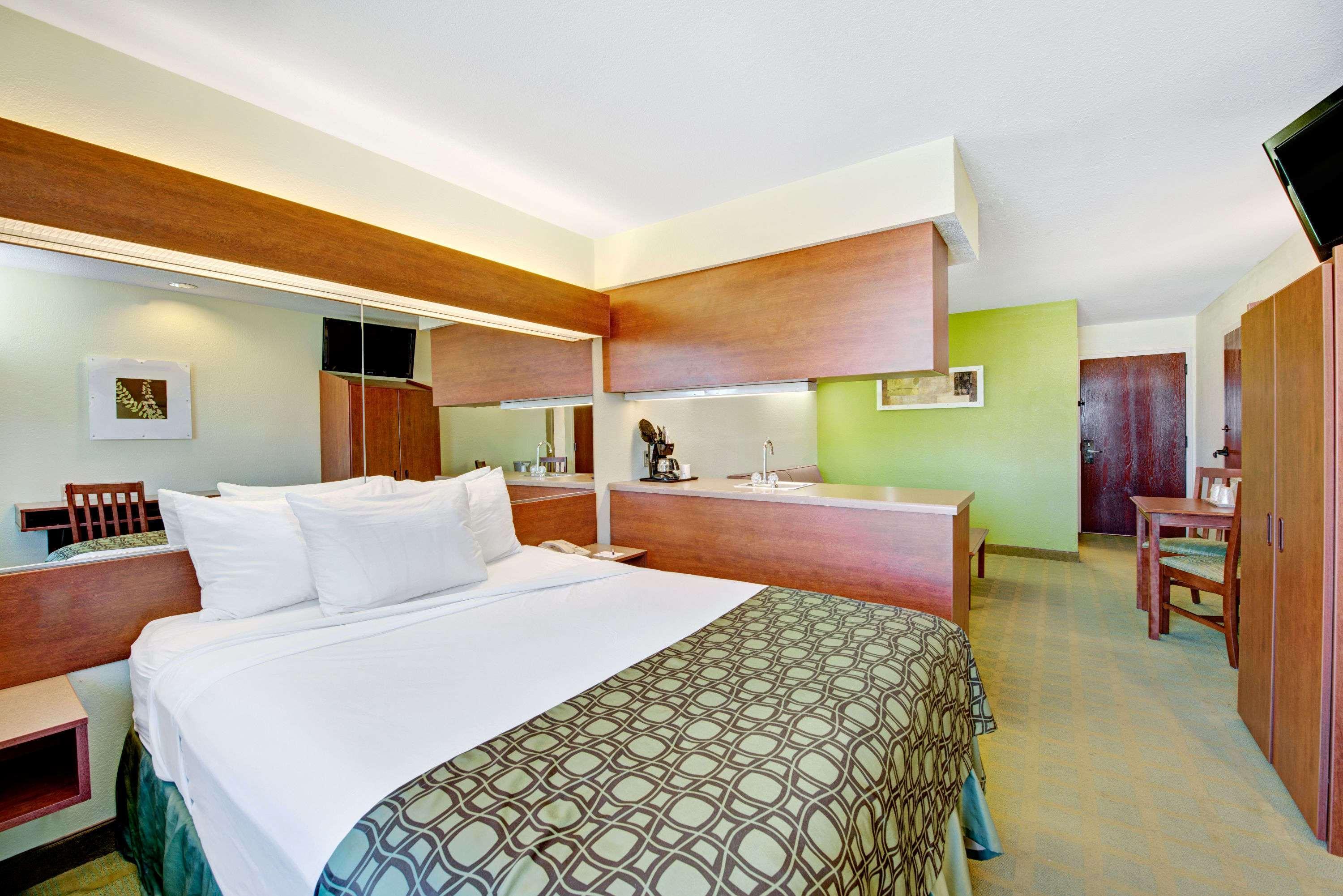Super 8 By Wyndham San Antonio Airport North Hotell Exteriör bild